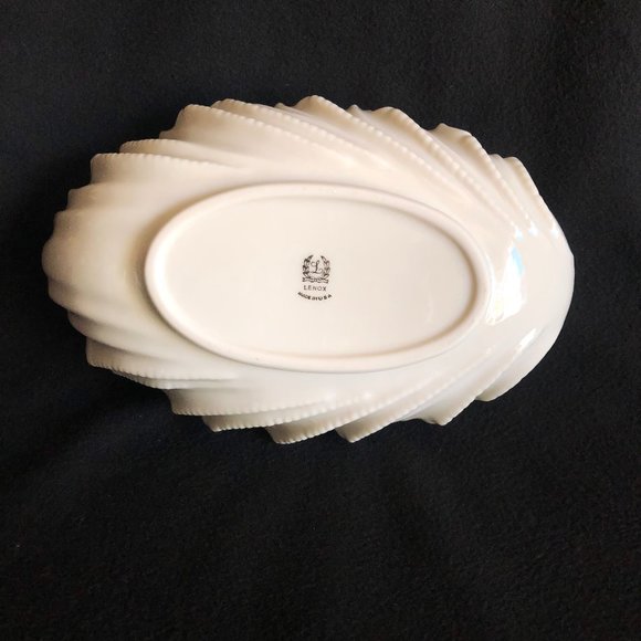 Lenox Shell China Bowl - Serving Dish / Center Piece / Candy Dish - Picture 3 of 5